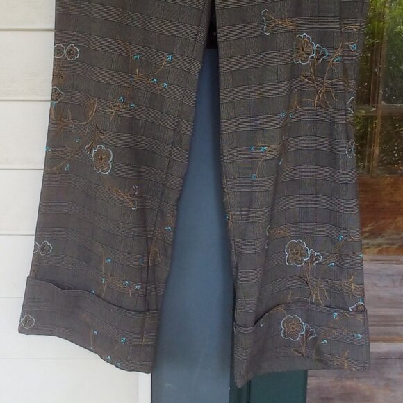 Cache Brown Pinstriped Floral Capri Pants Size: 8 - Picture 2 of 6